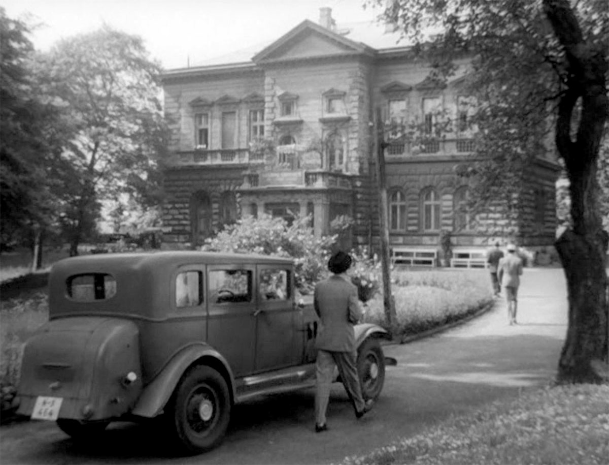 Od šedesátých let občas využívali areál také barrandovští filmaři. Vila Marie si díky tomu zahrála třeba v Hříšných lidech města pražského.