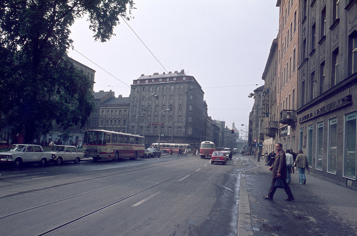 Tylovo náměstí, 1975