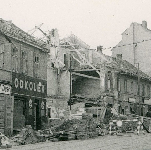 Bombardování Prahy v březnu 1945